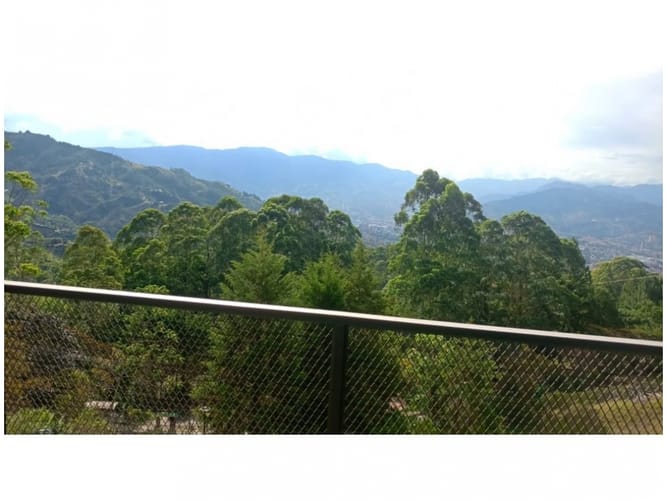 Apartamento de 2 alcobas en venta en Loma Del Escobero, Envigado, 75 m² · foto 4 de 10