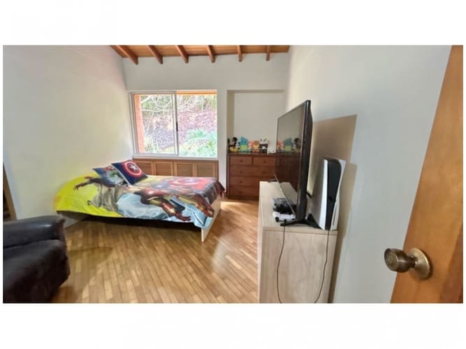 Casa de 4 alcobas en venta en San Lucas, Envigado, 373 m² · foto 17 de 20