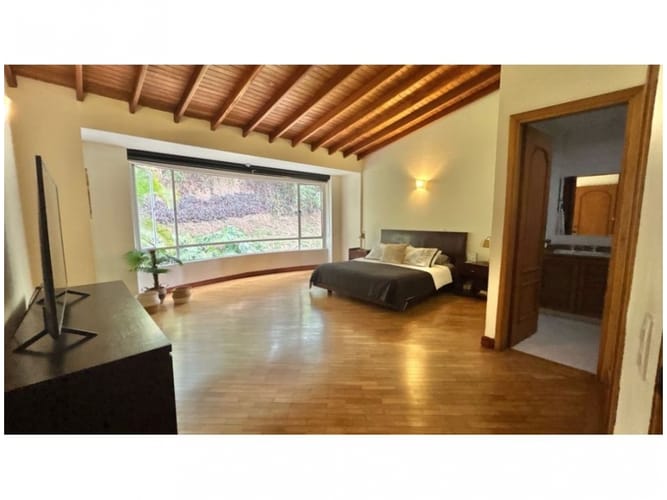 Casa de 4 alcobas en venta en San Lucas, Envigado, 373 m² · foto 18 de 20