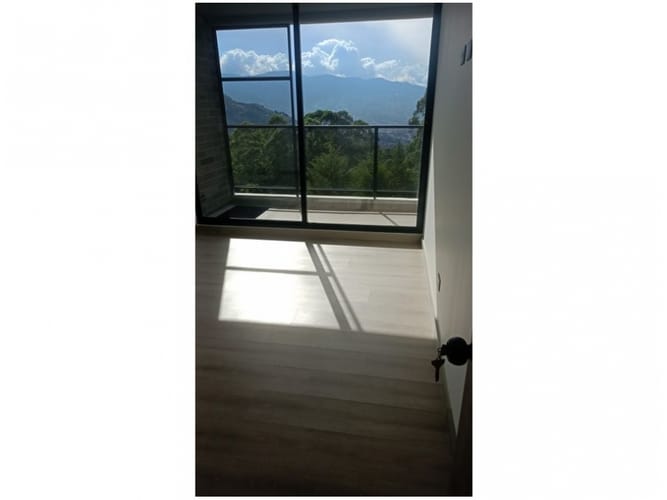 Apartamento de 2 alcobas en venta en Loma Del Escobero, Envigado, 75 m² · foto 8 de 10