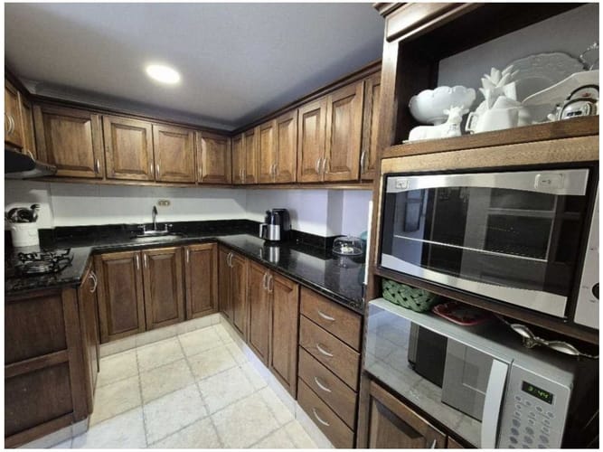 Apartamento en venta en Transversal Inferior, Medellín · foto 7 de 21