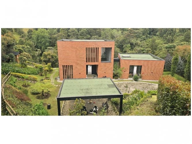 Casa de 4 alcobas en venta en Pantanillo, Envigado, 400 m² · foto 3 de 24