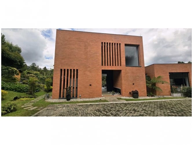 Casa de 4 alcobas en venta en Pantanillo, Envigado, 400 m² · foto 4 de 24
