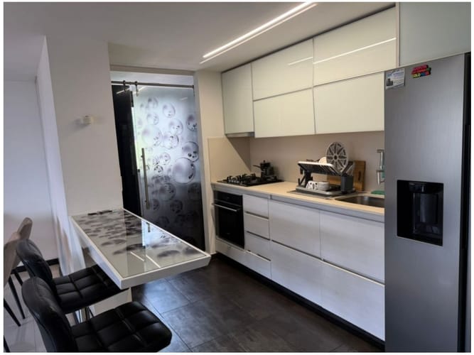Apartamento de 2 alcobas en venta en Castropol, Medellín, 107 m² · foto 11 de 20