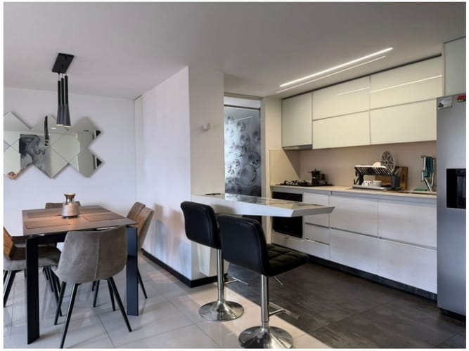 Apartamento de 2 alcobas en venta en Castropol, Medellín, 107 m² · foto 12 de 20