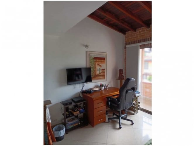 Casa de 3 alcobas en venta en Caqueta, La Estrella, 160 m² · foto 4 de 7