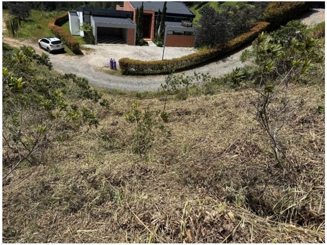 Lote en venta en Carrizales, Envigado, 1748 m² · foto 5 de 9