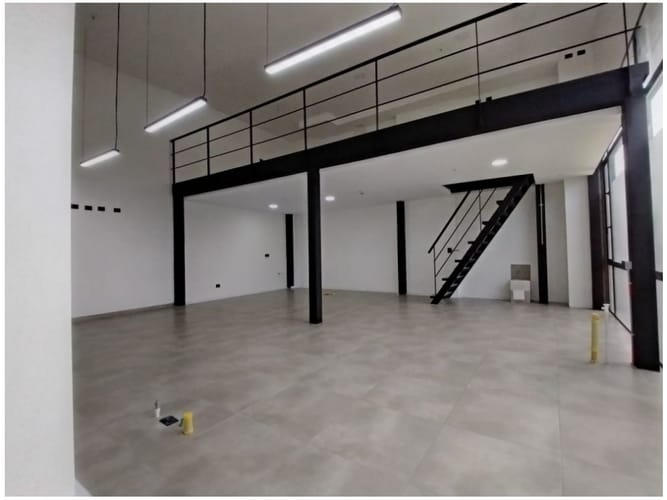 Local en venta en Gualanday, Rionegro, 98 m² · foto 3 de 12