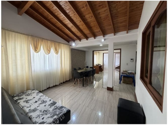 Casa de 5 alcobas en venta en La Ceja, 409 m² · foto 3 de 20