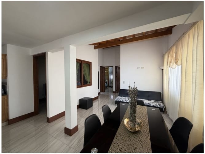 Casa de 5 alcobas en venta en La Ceja, 409 m² · foto 4 de 20