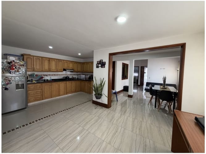 Casa de 5 alcobas en venta en La Ceja, 409 m² · foto 5 de 20