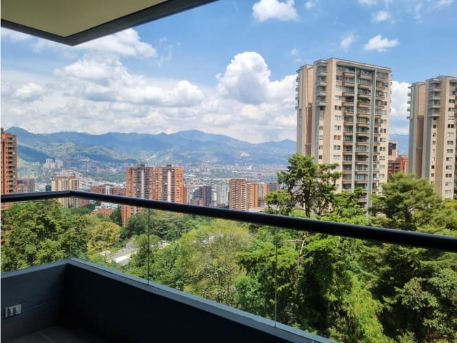 Apartamento en venta en El Poblado, Medellín · foto 5 de 11