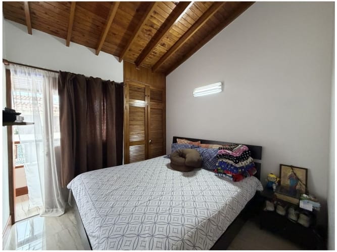 Casa de 5 alcobas en venta en La Ceja, 409 m² · foto 9 de 20