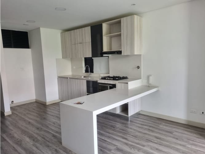 Apartamento en venta en El Poblado, Medellín · foto 8 de 11