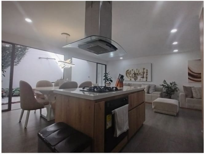 Casa de 4 alcobas en venta en La Ceja, 190 m² · foto 3 de 15