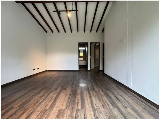 Casa de 4 alcobas en venta en Vía Las Palmas, Envigado, 272 m² · foto 7 de 24