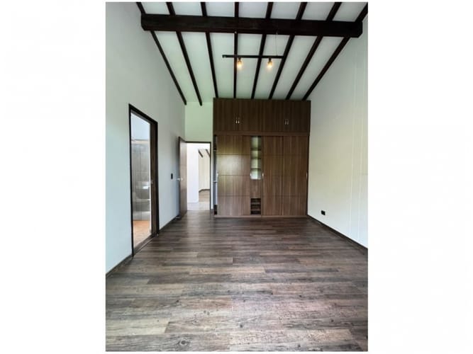 Casa de 4 alcobas en venta en Vía Las Palmas, Envigado, 272 m² · foto 8 de 24