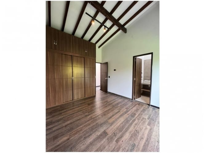Casa de 4 alcobas en venta en Vía Las Palmas, Envigado, 272 m² · foto 13 de 24