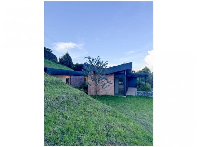 Casa de 3 alcobas en venta en Vía Las Palmas, Envigado, 316 m² · foto 6 de 24