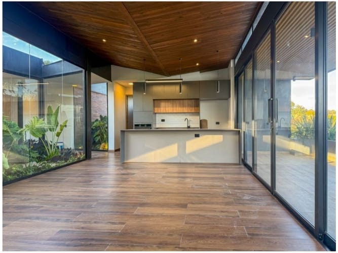 Casa de 3 alcobas en venta en Vía Las Palmas, Envigado, 316 m² · foto 13 de 24