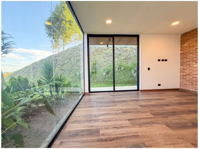 Casa de 3 alcobas en venta en Vía Las Palmas, Envigado, 316 m² · foto 17 de 24