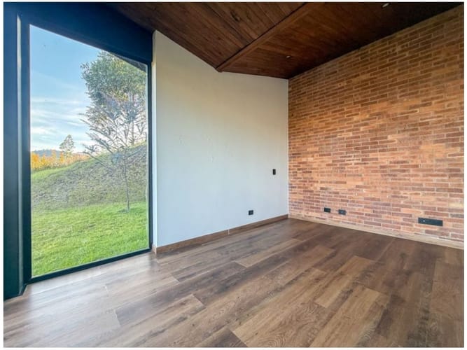 Casa de 3 alcobas en venta en Vía Las Palmas, Envigado, 316 m² · foto 18 de 24