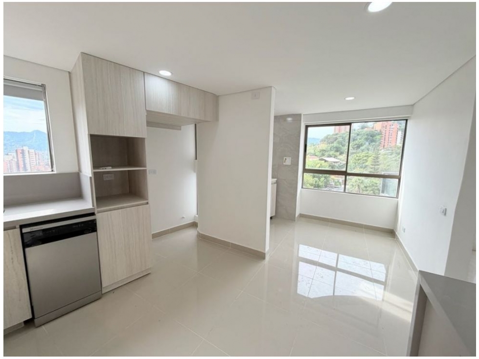Apartamento en venta en Las Lomas No.1, Medellín · foto 5 de 10