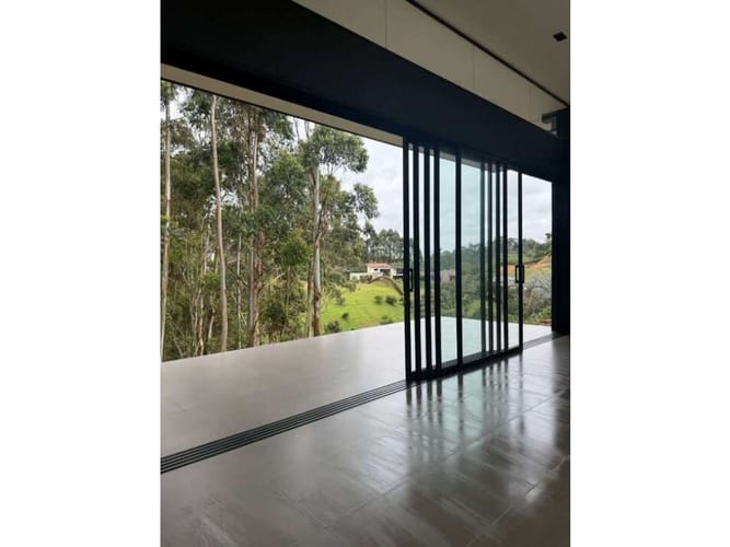 Casa de 4 alcobas en venta en Lomitas, La Ceja, 430 m² · foto 4 de 9