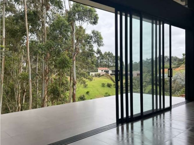 Casa de 4 alcobas en venta en Lomitas, La Ceja, 430 m² · foto 5 de 9