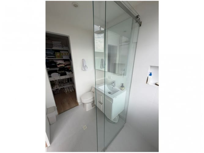 Apartamento de 3 alcobas en venta en Urbanizacion Gualcala, Medellín, 103 m² · foto 11 de 23