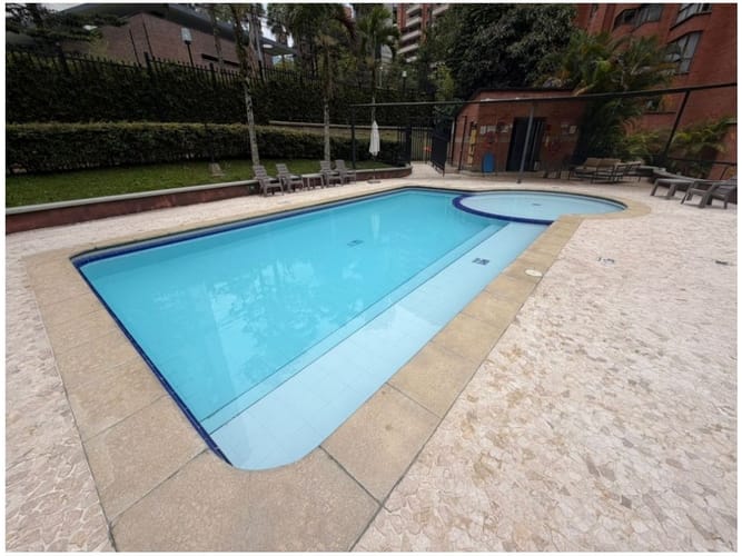 Apartamento de 3 alcobas en venta en Urbanizacion Gualcala, Medellín, 103 m² · foto 20 de 23