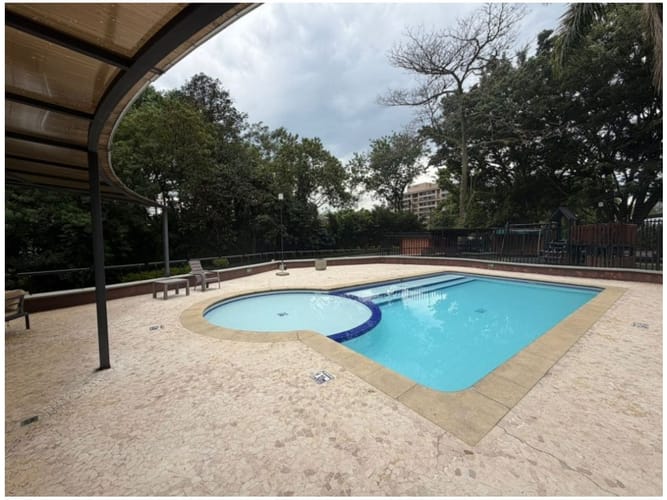 Apartamento de 3 alcobas en venta en Urbanizacion Gualcala, Medellín, 103 m² · foto 21 de 23