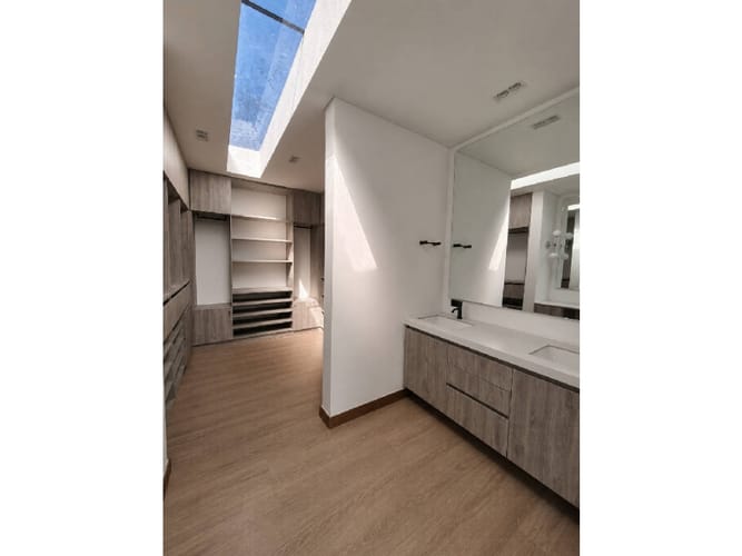 Casa de 3 alcobas en venta en Vía Las Palmas, Envigado, 1009 m² · foto 15 de 23