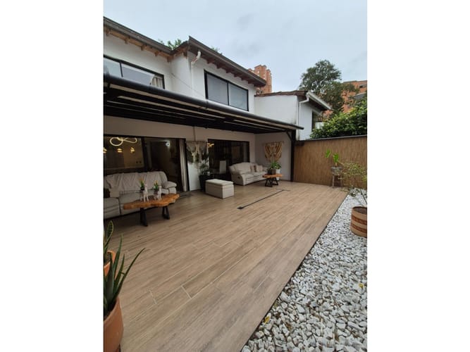 Casa de 4 alcobas en venta en Loma De Los Gonzalez, Medellín, 250 m² · foto 10 de 17