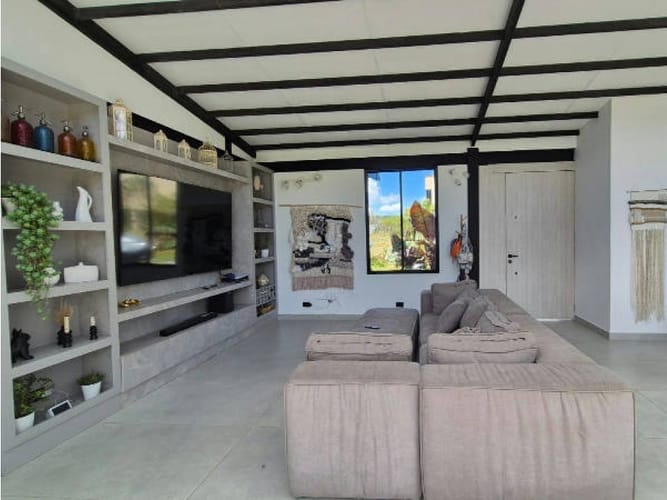 Casa de 3 alcobas en venta en Carrizales, Envigado, 260 m² · foto 4 de 24