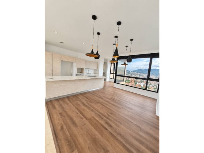 Apartamento de 3 alcobas en venta en San Lucas, Medellín, 242 m² · foto 5 de 24