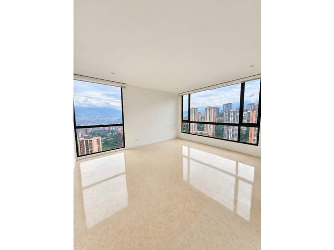 Apartamento de 3 alcobas en venta en San Lucas, Medellín, 242 m² · foto 17 de 24