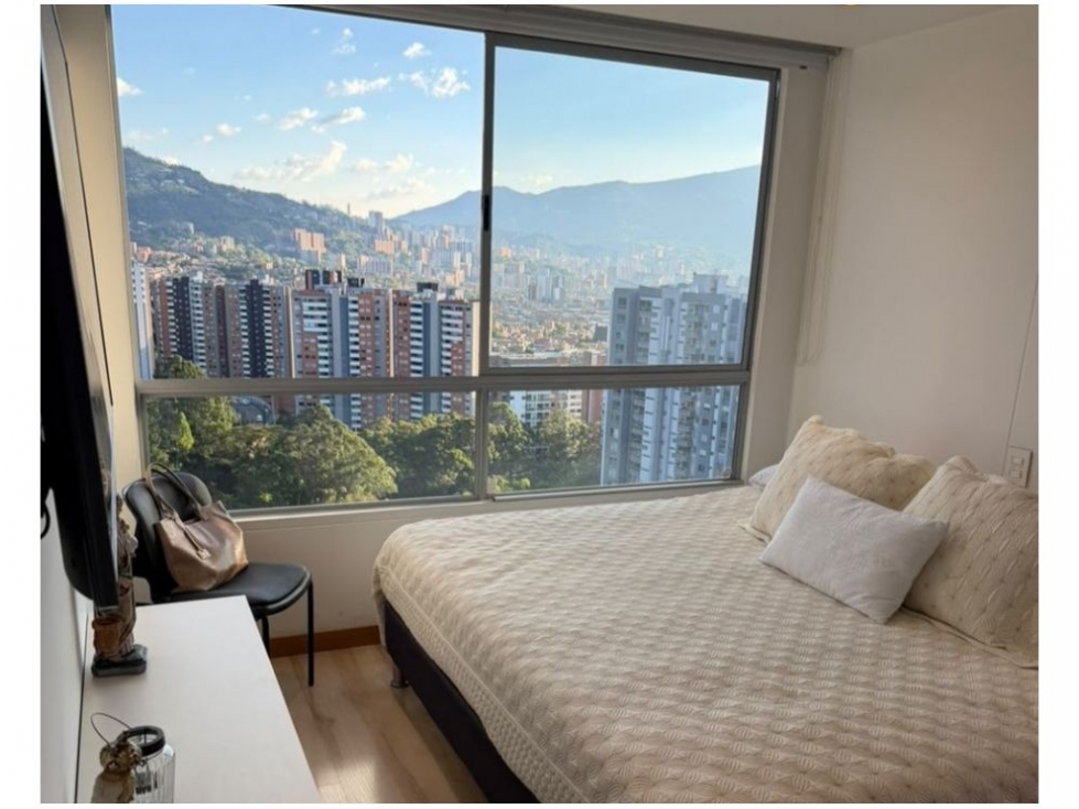 Apartamento en venta en Loma Benedictinos, Envigado · foto 4 de 14