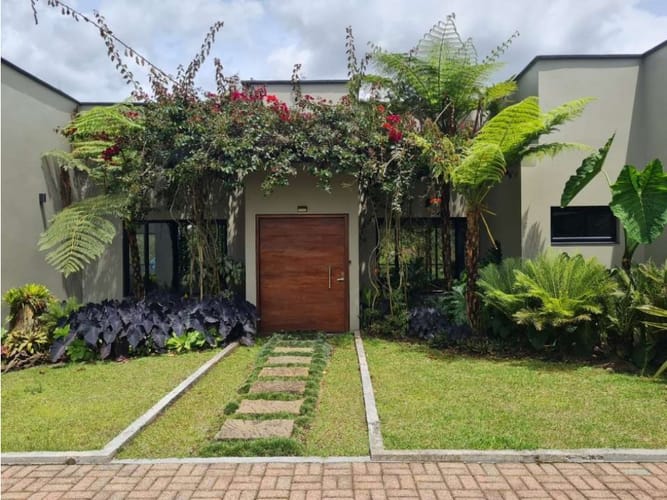 Casa de 3 alcobas en venta en Guamito, La Ceja, 300 m² · foto 10 de 16
