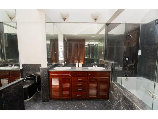 Apartamento en venta en Las Lomas No.1, Medellín · foto 15 de 19