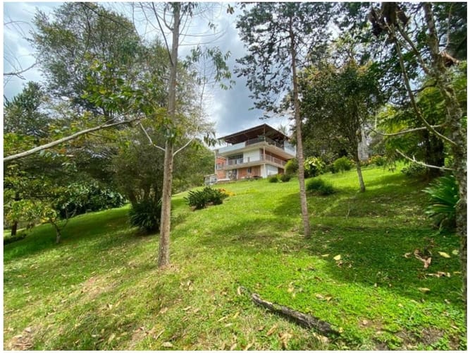 Casa de 3 alcobas en venta en El Retiro, 305 m² · foto 19 de 24