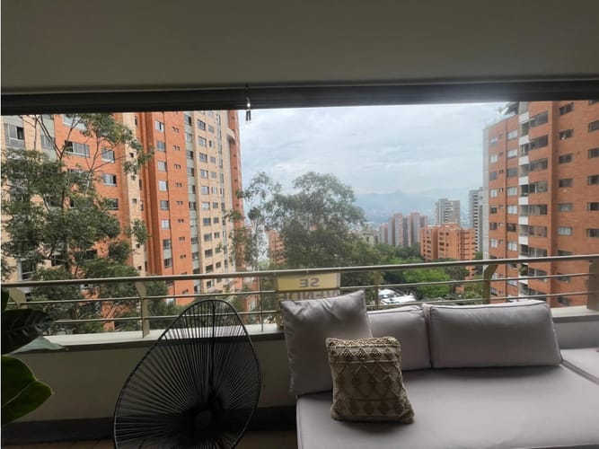 Apartamento de 3 alcobas en venta en El Poblado, Medellín, 110 m² · foto 3 de 24