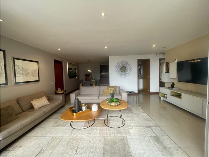 Apartamento de 3 alcobas en venta en El Poblado, Medellín, 110 m² · foto 14 de 24