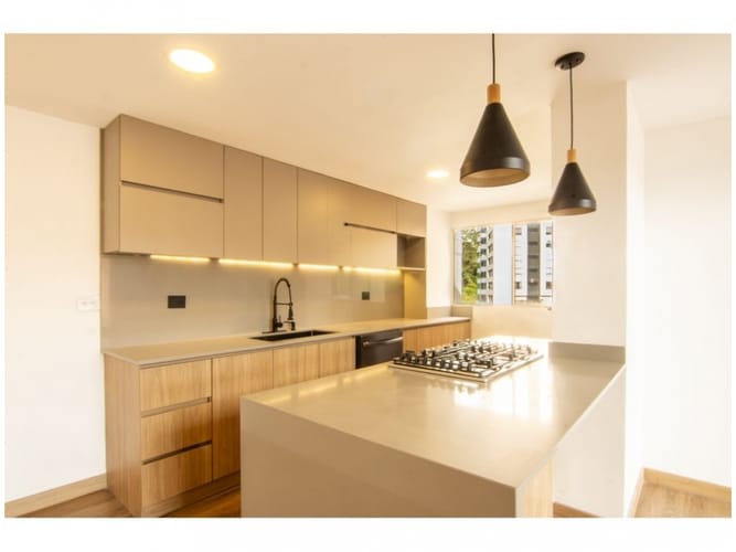 Apartamento de 3 alcobas en venta en Los Balsos, Medellín, 200 m² · foto 6 de 24