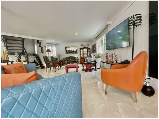 Casa de 4 alcobas en venta en Las Palmas, Medellín, 261 m² · foto 4 de 20