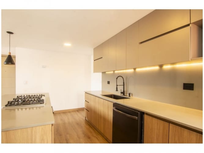 Apartamento de 3 alcobas en venta en Los Balsos, Medellín, 200 m² · foto 9 de 24