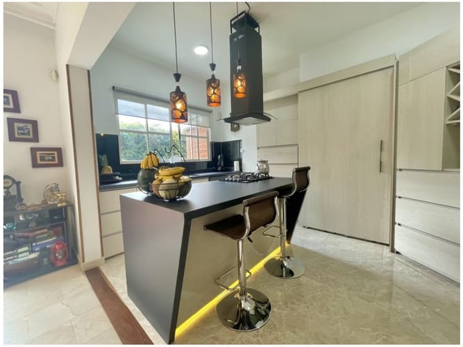 Casa de 4 alcobas en venta en Las Palmas, Medellín, 261 m² · foto 5 de 20