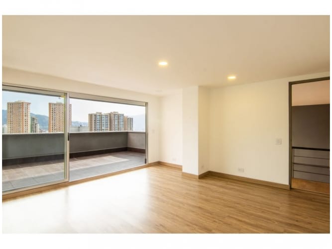 Apartamento de 3 alcobas en venta en Los Balsos, Medellín, 200 m² · foto 12 de 24