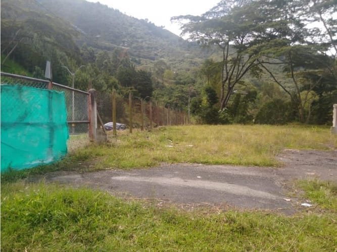 Lote en venta en Cabuyal, Copacabana, 17571 m² · foto 3 de 15