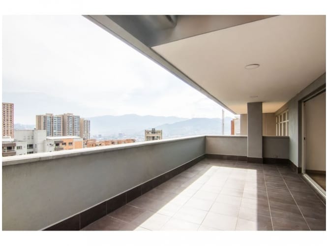 Apartamento de 3 alcobas en venta en Los Balsos, Medellín, 200 m² · foto 16 de 24